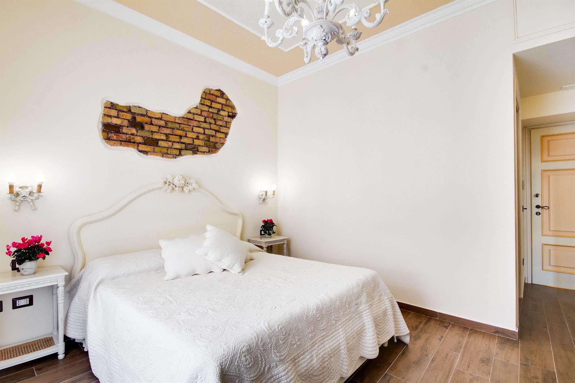 Lunaria Suites Rome Vaticano エクステリア 写真